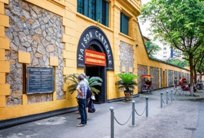 Nhà tù Hỏa Lò Hà Nội: Địa chỉ, giờ mở cửa, giá vé mới nhất 2023